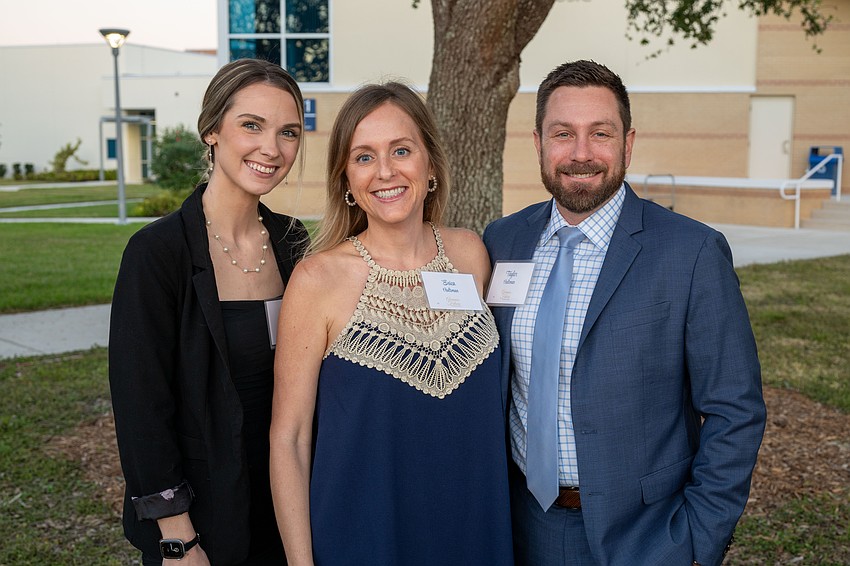 Bailey Corona, Erica and Taylor Altman