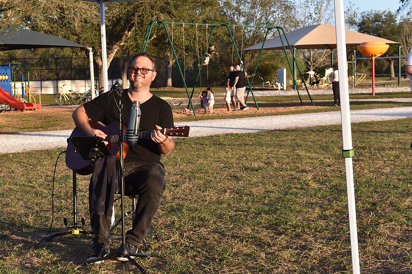 Justin Layman entertains the campers.