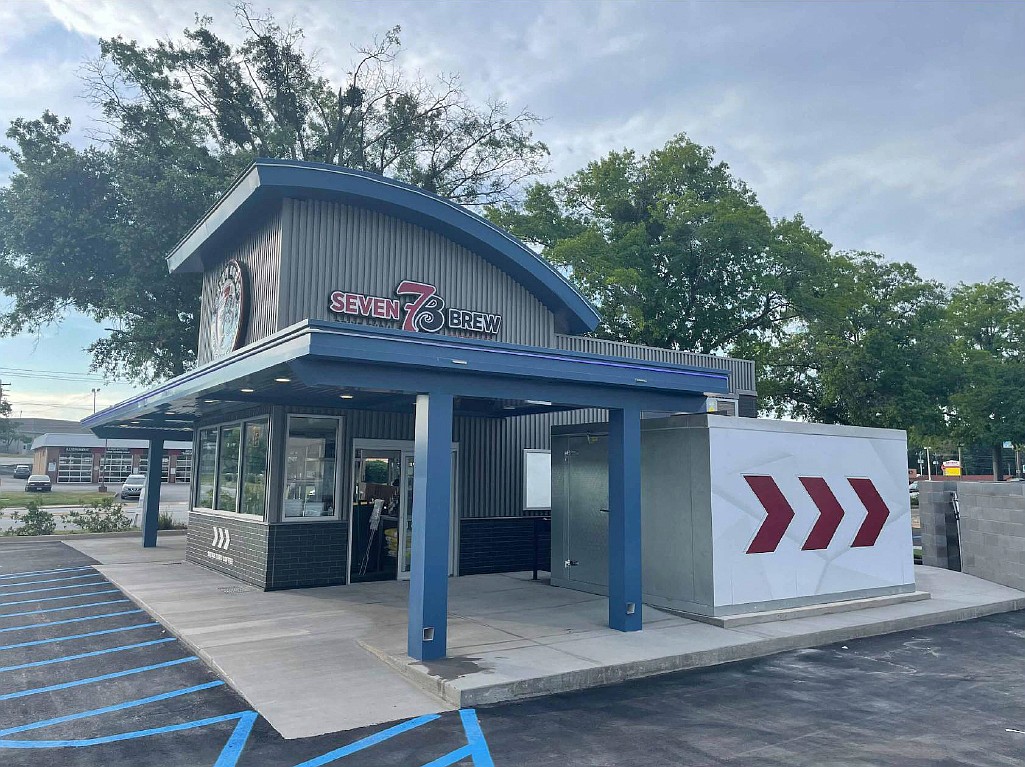 A 7 Brew coffee kiosk is planned at 6730 103rd St.