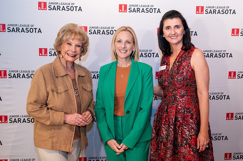 Linda Carson, keynote speaker Marlee Matlin and Co-chair Jessica Rogers
