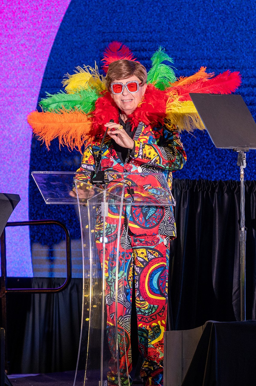Dr. Larry Thompson welcomes guests.