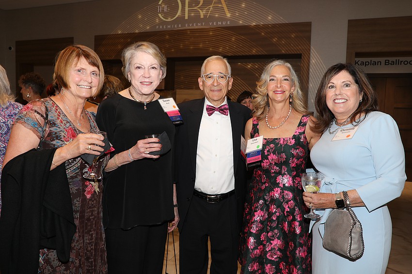 Judy Beresford, Susan Buck, Jeff and Lisa Silvershein and Christine Kozeracki