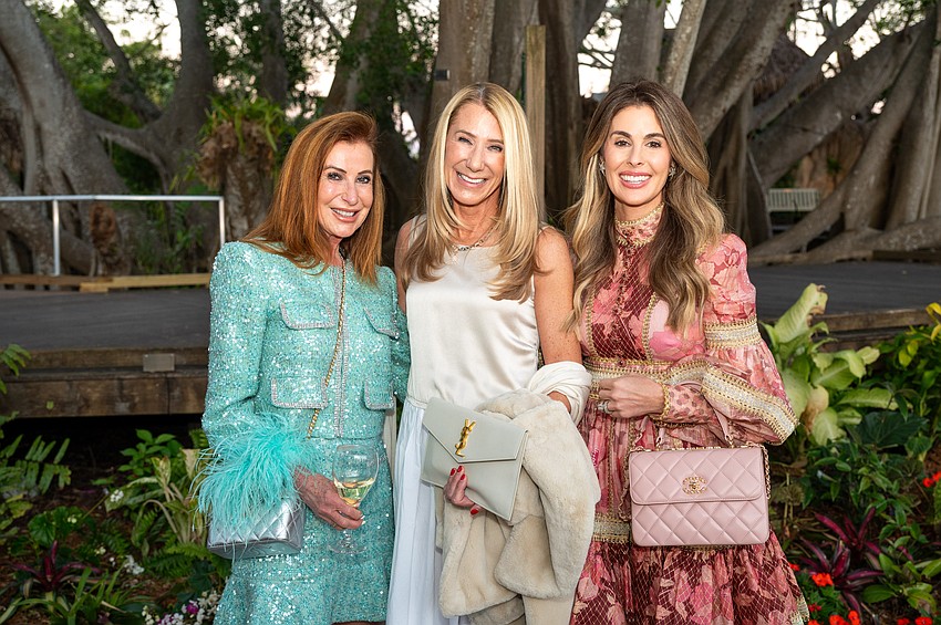 Elle McComb, Janice Walton and Lauren McComb Dixon