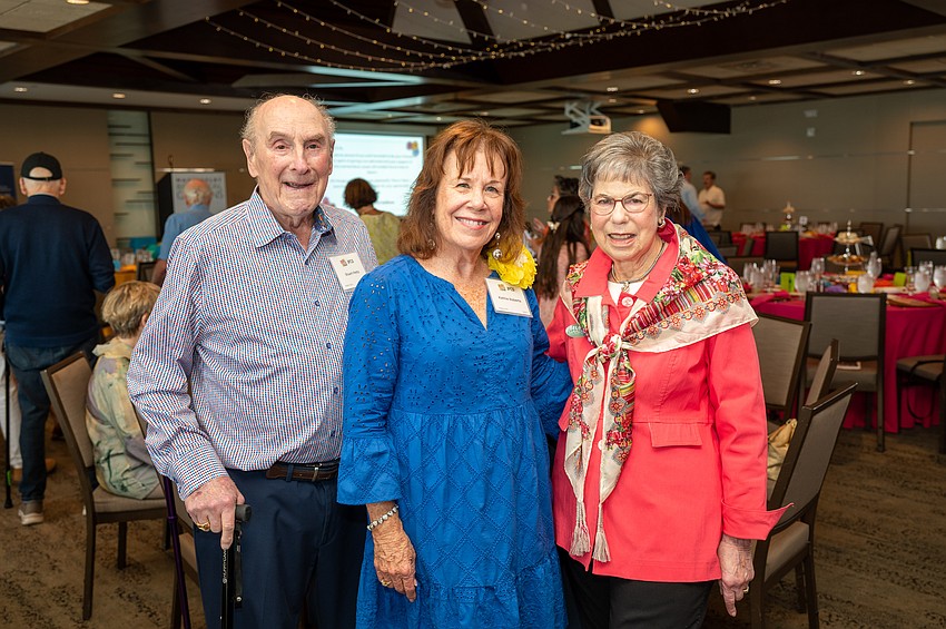 Stuart Peltz, Event Chair Kathie Roberts and Gini Peltz