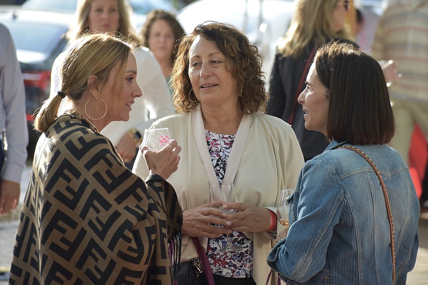 Sharon Frank, Dawn Eldrand and Renate Budreau chat