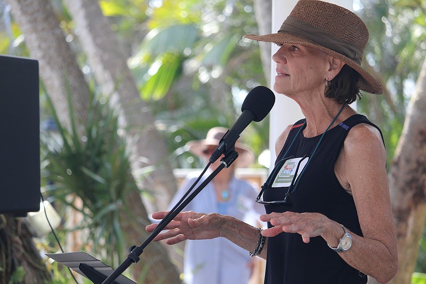 Lynn Armstrong Coffin gives a talk on how she works with unique mediums.