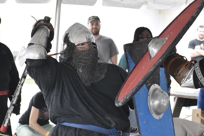 John Rozdaal and Thomas die Voecht of the Society for Creative Anachronism engage in combat.