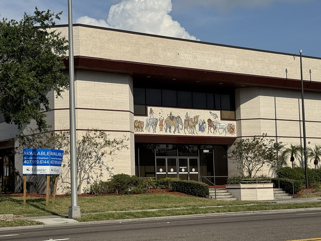 A car wash is proposed at 2891 S. Tamiami Trail, where officials say demolition would be part of the plan. The building used to house Wells Fargo.