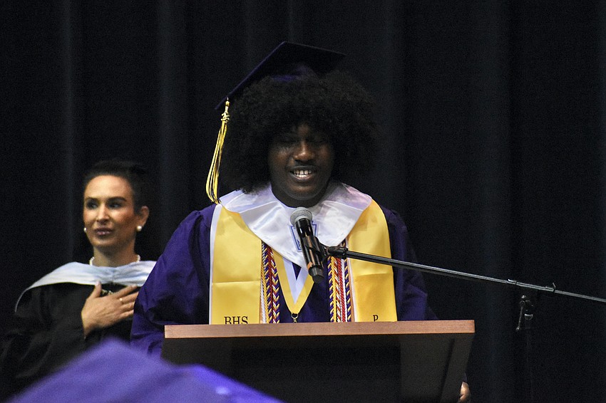 Javari Mitchell leads the Pledge of Allegiance.