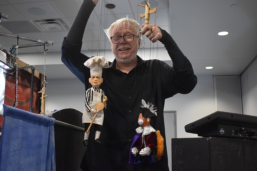 Marionettes are puppets that are controlled by strings, sticks and wires.
Bickel uses only puppets he has made himself.