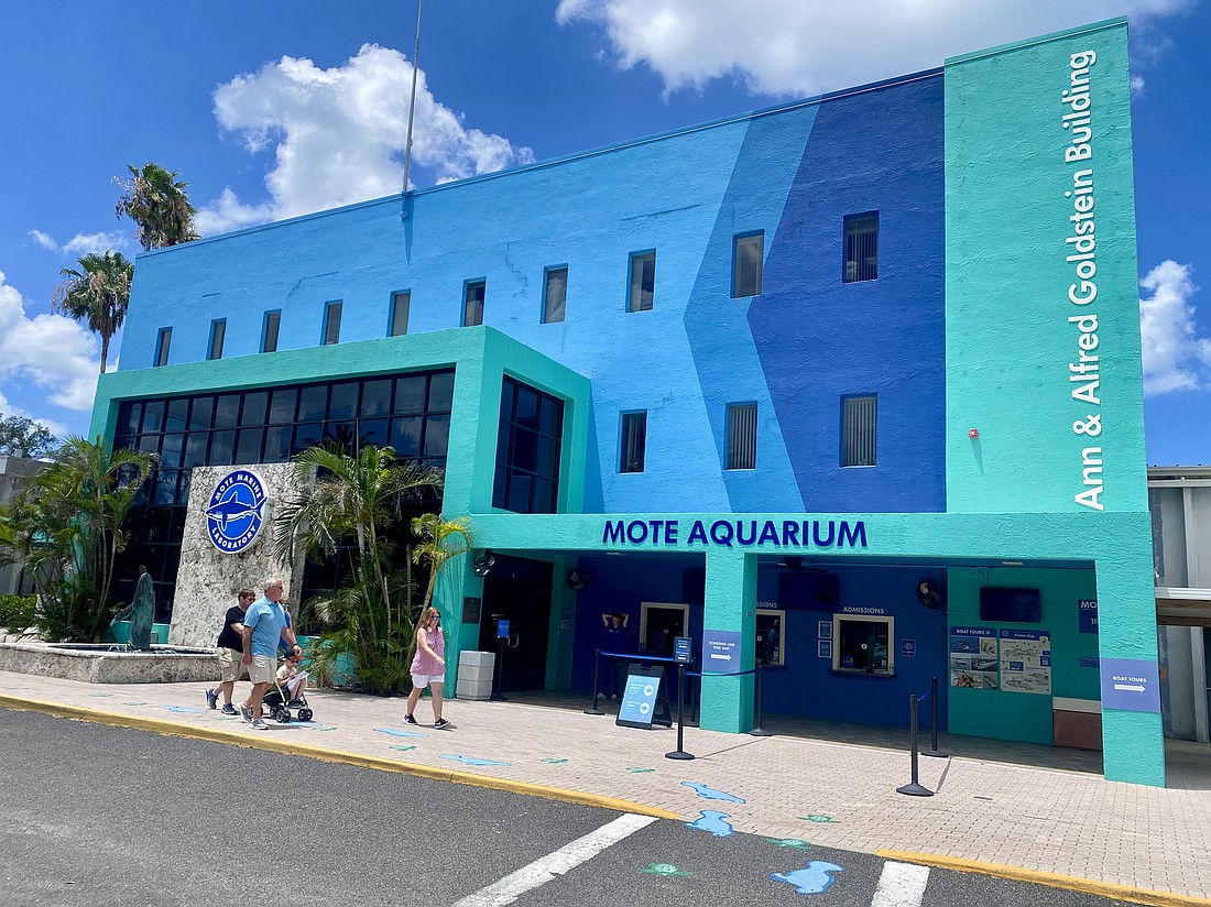 Visitors to Mote Marine Laboratory & Aquarium began packing the house this week to pay their final visits before the City Island facility closes to the public, making way for expanded operations in East County.
