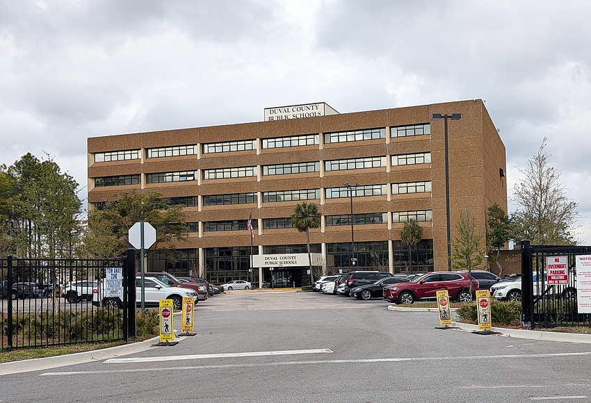 Duval_Schools_headquarters_r85