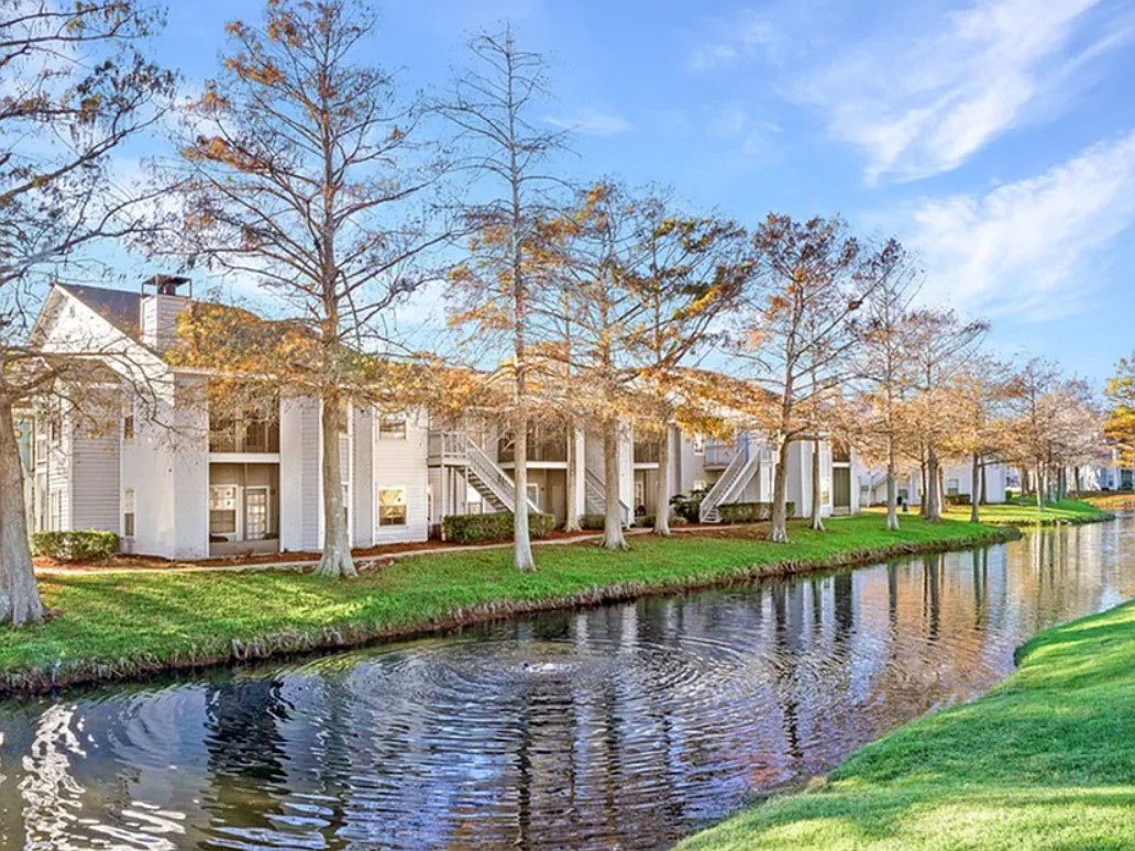 The Elliot Baymeadows Apartments at 9480 Princeton Square Blvd. S.