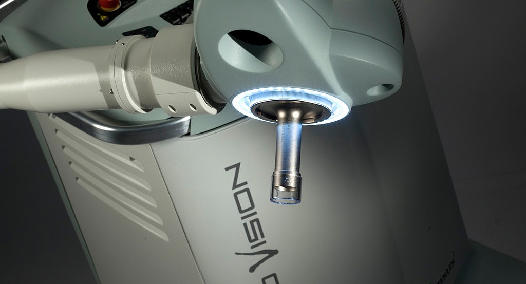 The SRT-100 Vision 1 treatment. Courtesy of FLorida Skin Cancer Institute