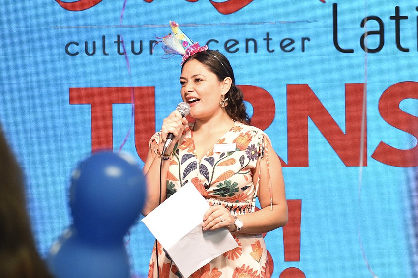 Carolina Franco speaks to attendees.