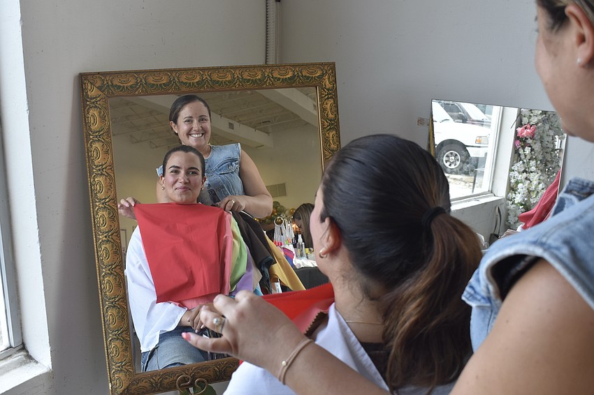 Dayanis Cruz receives a color analysis service from Dina Scherer of Modnitsa Styling.