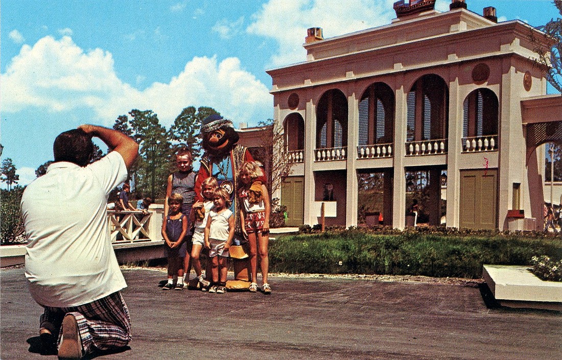 Marco Polo greets guests at the entrance plaza of Marco Polo Park, circa 1970s. Photo courtesy of Randy Jaye