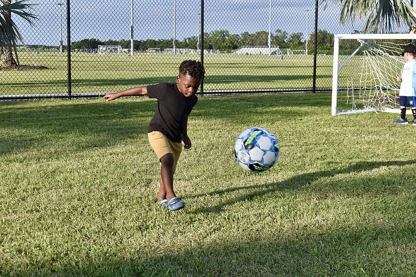 Waterside's Asani Simmons is a good kicker for 3 years old.