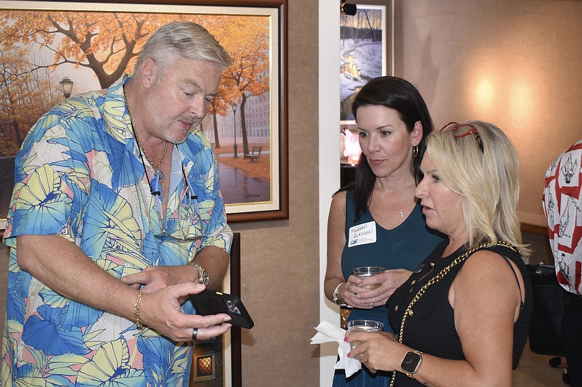Guy Vincent talks with Maureen Glasgow and Melissa Weiman.