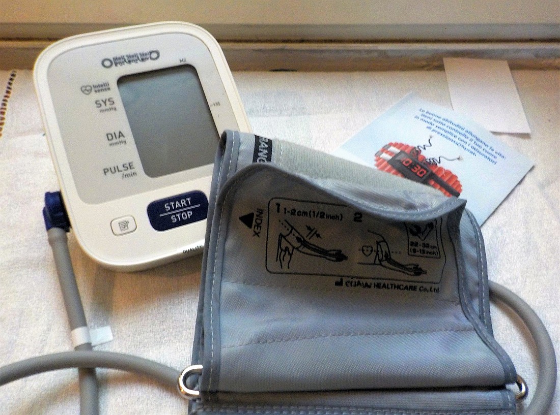A blood pressure monitor. Photo courtesy of Wikimedia Commons/Albarubescens