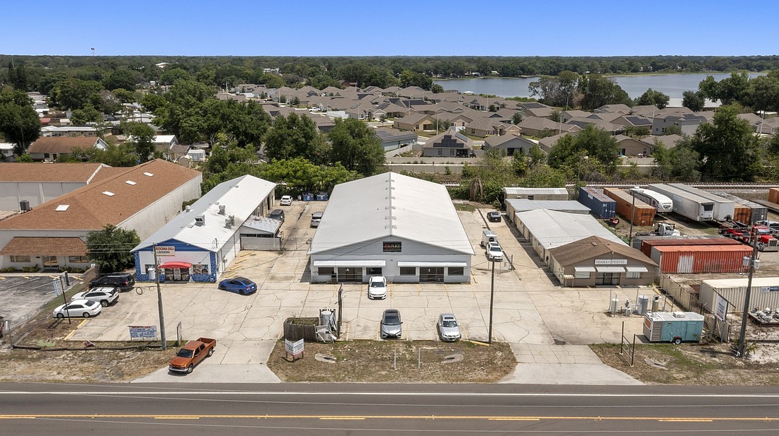 The just sold industrial property in Polk County sits on .98 acres and features 30 small-bay units across four buildings.