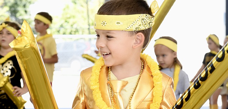 Leo Biter enters the pep rally.