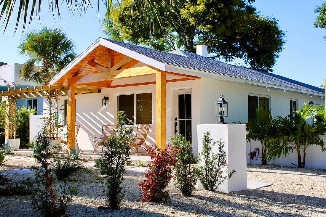 The home at 2189 Hillview St., built in 1953, sold for $815,000.