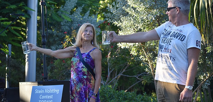 Steinholding contest winner Susie Jacobbi faces off against the last other remaining contestant, John Roeleveld.