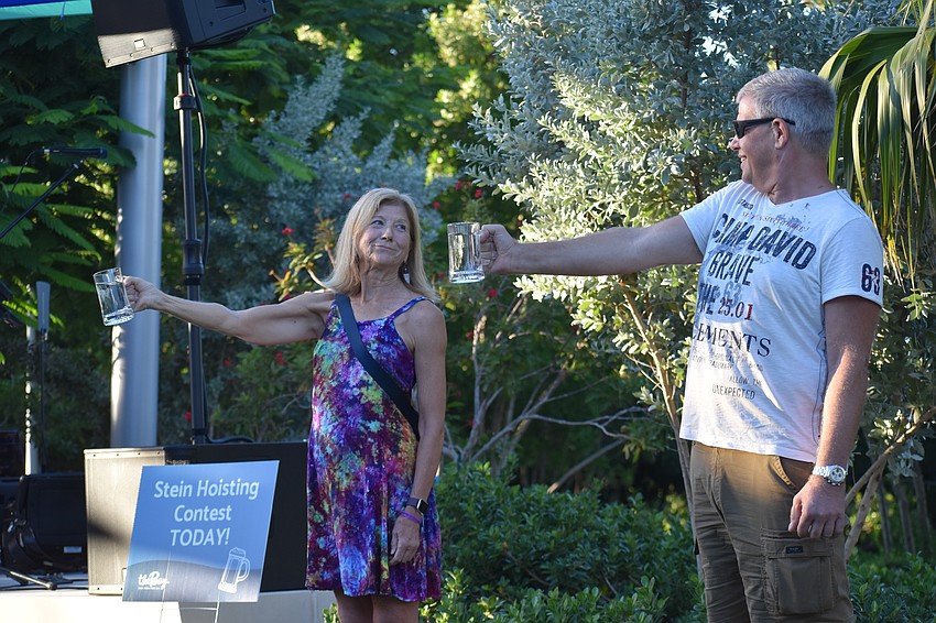 Steinholding contest winner Susie Jacobbi faces off against the last other remaining contestant, John Roeleveld.