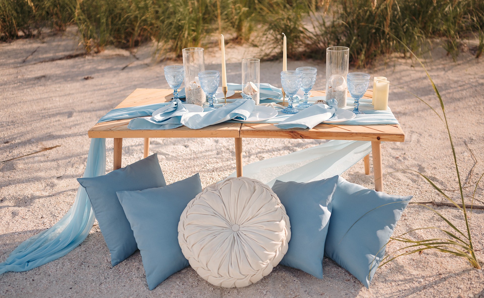 A seaside table set with Siesta Summer's signature style — effortless elegance with a touch of coastal whimsy.
