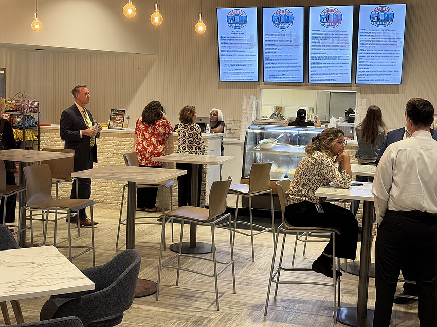 Akel’s Deli closed in the Bank of America Tower and opened Oct. 27 at 1 Independent Square as Akel’s Deli & Grille. 1 Independent Square is the former Wells Fargo Center.