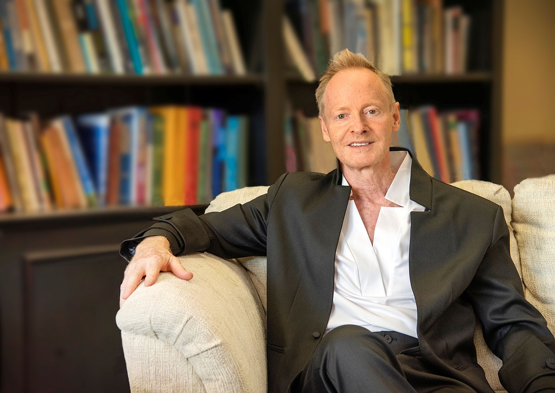 Under the leadership of Steven Phillips, Via Nova Chorale merged with Choral Artists of Sarasota.