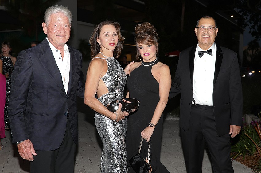 Gary Kirschner and Rita Thibault with Marina and Bill Schmidt