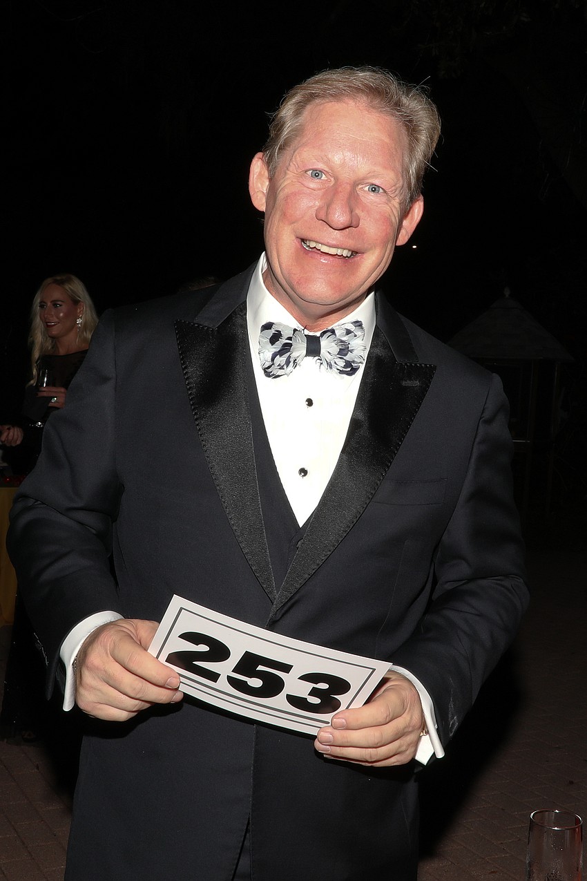 Paul Allen is ready to do some serious bidding with card #253.