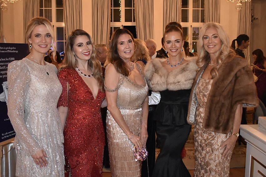 Candice Henry, Jourdan Reinhart, Terri Thayer, Lauren Henry and Maryl Henry