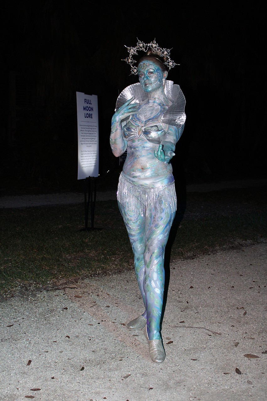 Saoirse Ibargüen depicts the full moon at the entrance to Party in Paradise.