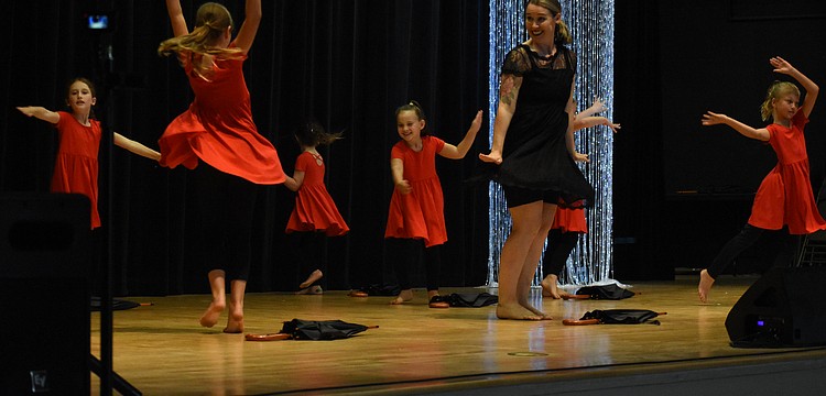 Students and instructor Elisha Byerly perform "Pennies from Heaven" with Sarasota Contemporary Dance.