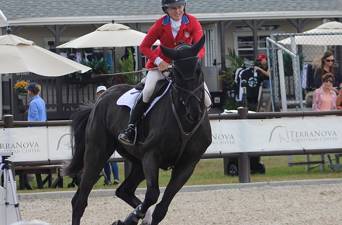 Sydney Elliott turns toward an obstacle aboard QC Diamantaire in her final winning run in The Event at TerraNova's CCI4 class.