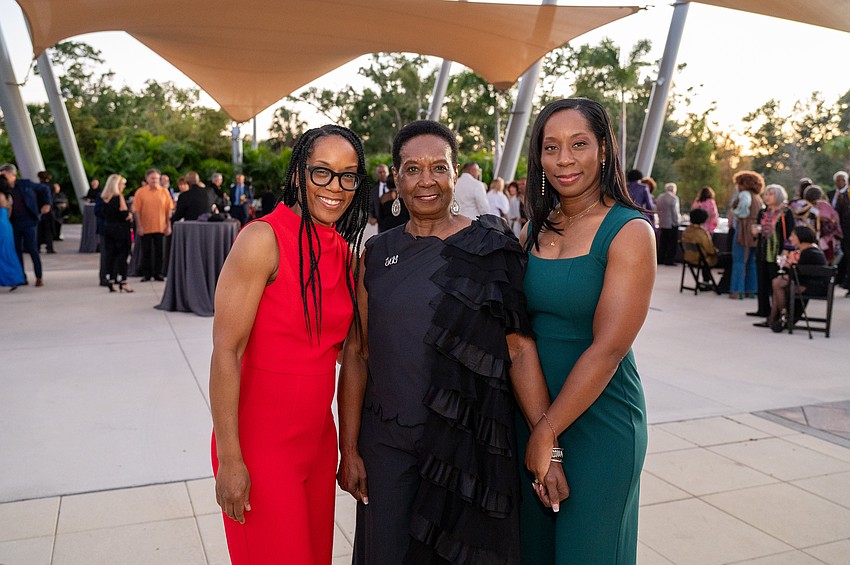 Djenaba Johnson-Jones, Heart And Soul Philanthropy Award Honoree Doris Johnson and Damali Crain.