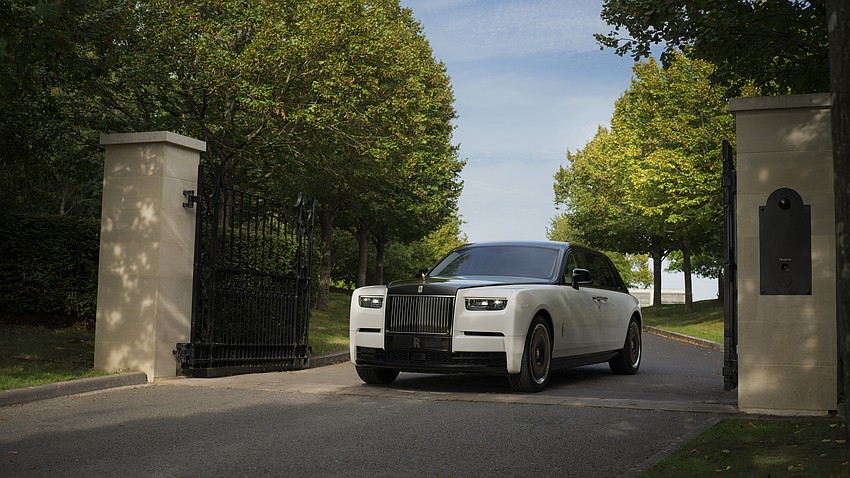 The Rolls-Royce Phantom Centenary Private Collection celebrates its 100th anniversary of Rolls-Royce Phantom in 2025.