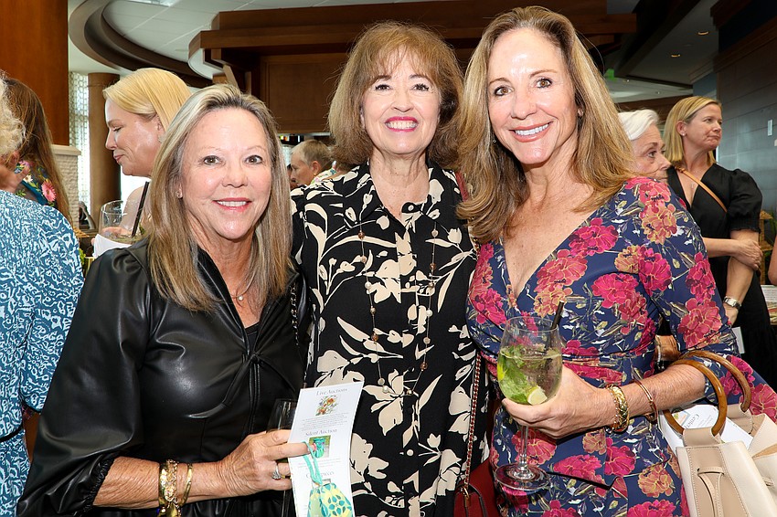 Suzanne Wright, Gloria Coach and Mary Ellen Guyton