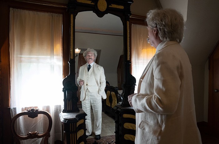 Richard Thomas stars in "Mark Twain Tonight!" at the Van Wezel Performing Arts Hall Dec. 19-20.