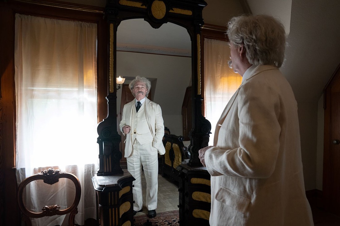 Richard Thomas stars in "Mark Twain Tonight!" at the Van Wezel Performing Arts Hall Dec. 19-20.