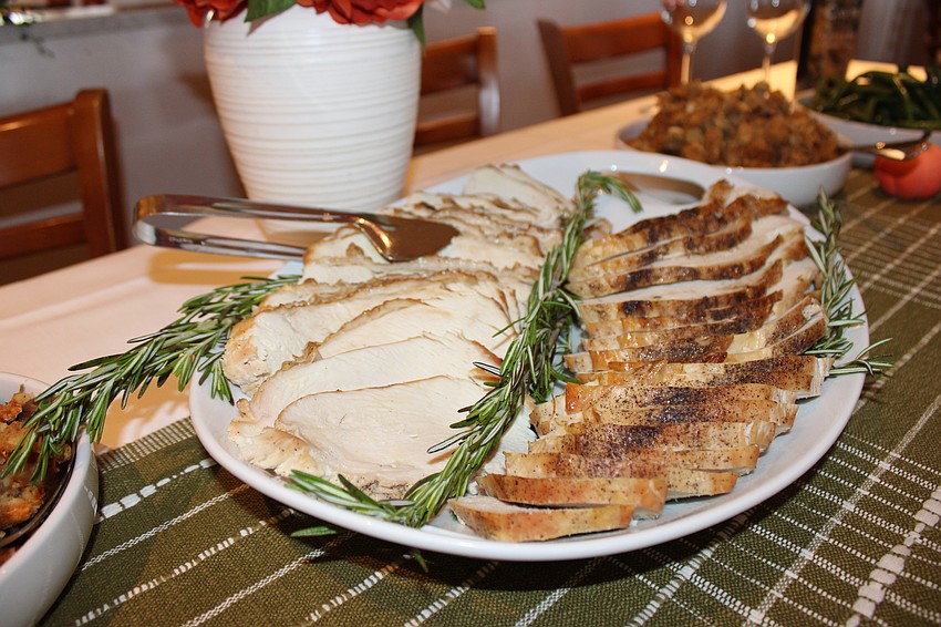 Who doesn't have pounds of leftover turkey after Thanksgiving? Turkey sliders anyone?