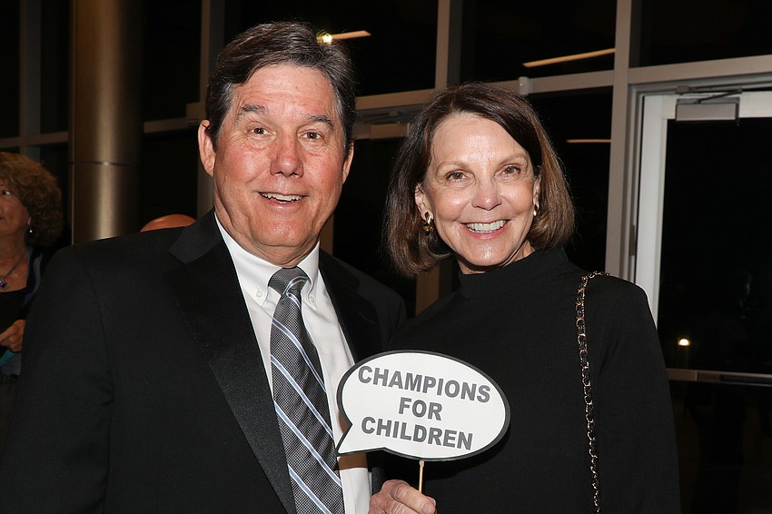 Norman and Cassandra Shea have fun during cocktail hour.