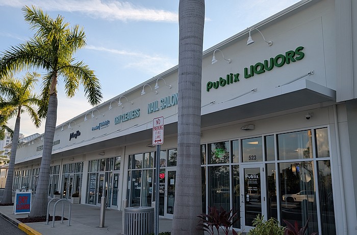 Publix anchors The Shoppes at Bay Isles. To the left, Longboat Key Fitness is expanding and Reed Medical Group is moving into the corner unit.