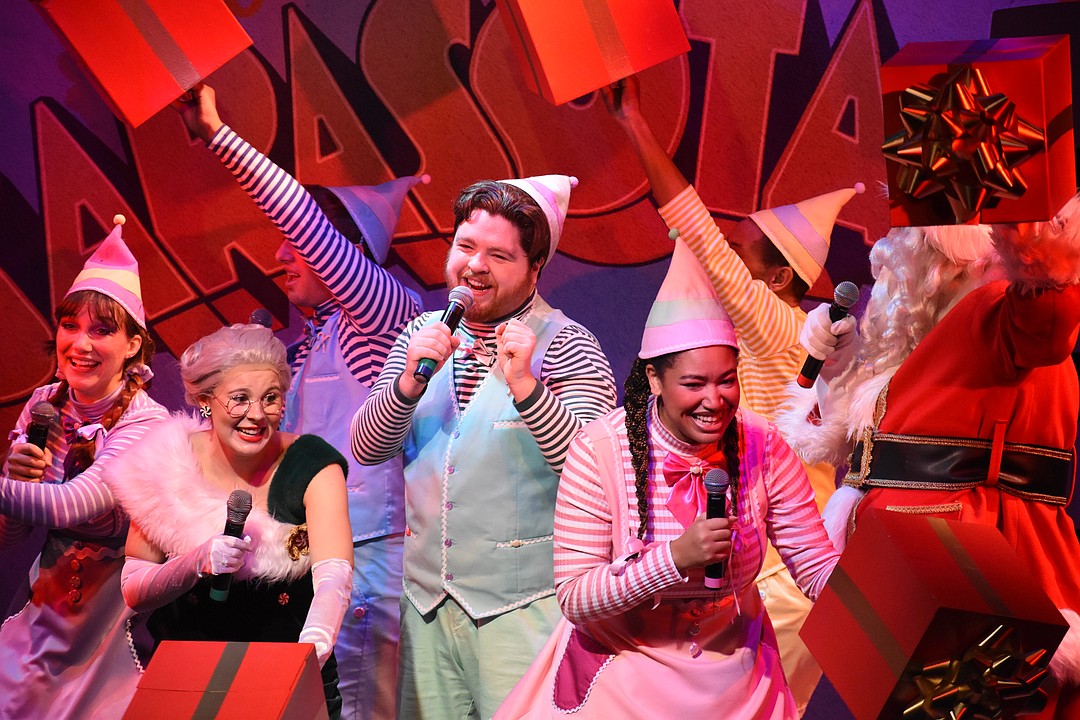 'Deck the Halls' celebrates the holidays, Sarasota-style