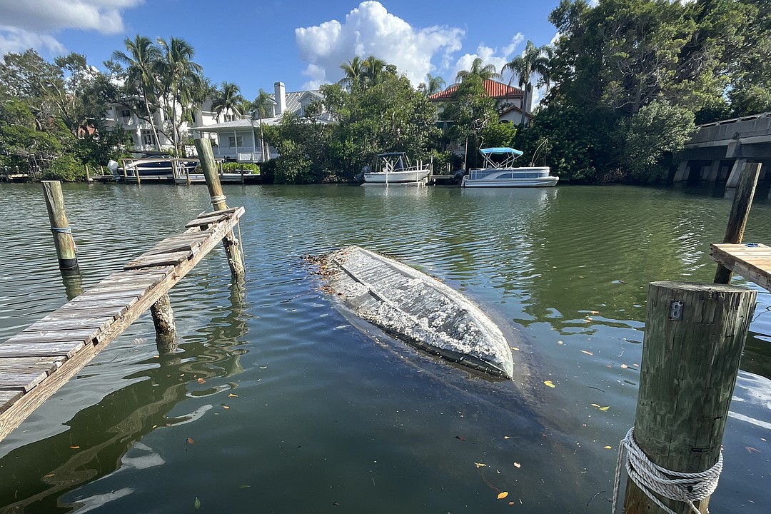 Long-abandoned boat removed by Sarasota Police