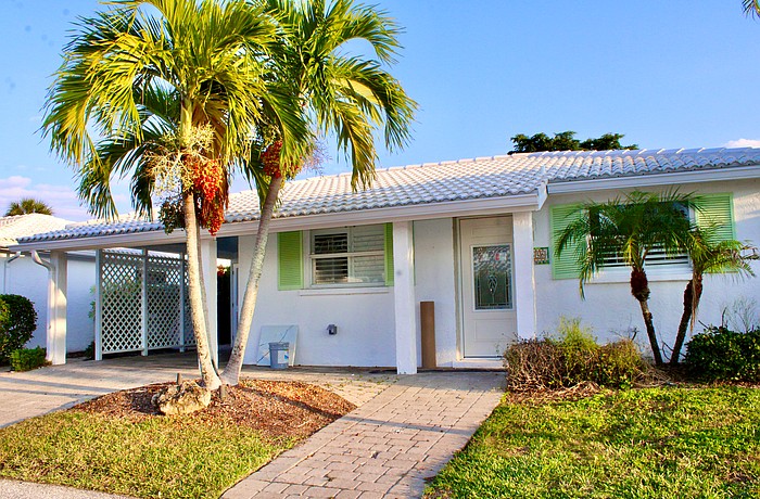 The Unit 154 condominium at 556 Spanish Drive N. sold for $385,000.