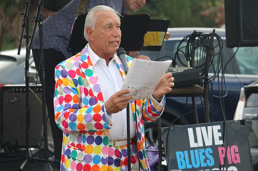 Longtime Kiwanian Andrew Vac, who happened to be celebrating his birthday, welcomed guests to the Kiwanis Club of Longboat Key's Lawn Party.